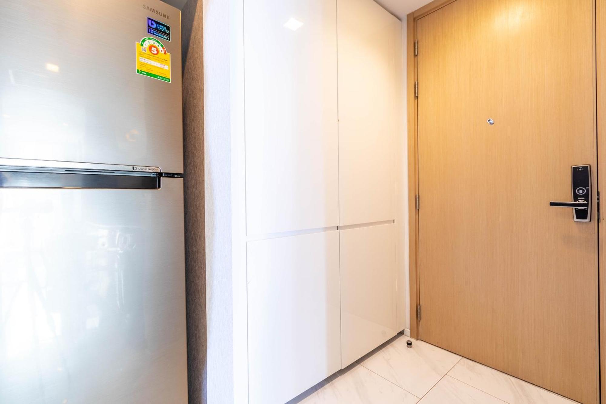 Hyde Sukhumvit 11 Branded Suites Bangkok Exterior foto